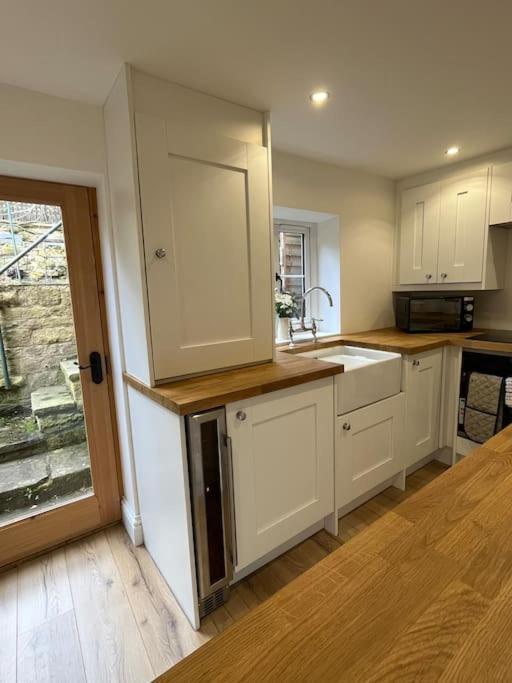 Millstone Cottage Newmillerdam Hill Top Экстерьер фото